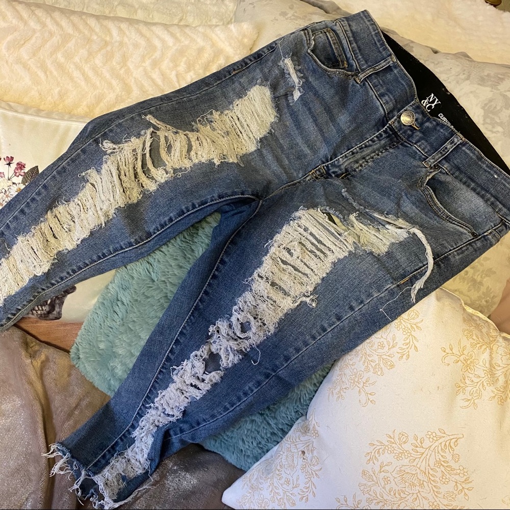 EUC Ripped Skinny Jeans